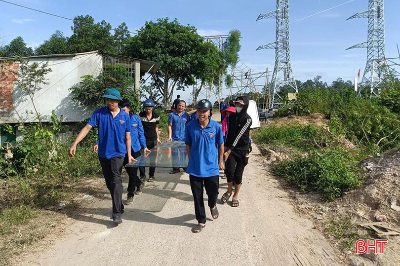 Tỉnh đoàn Hà Tĩnh hỗ trợ chủ đầu tư và các đơn vị thi công nhiều phần việc ý nghĩa. z5752510068488_d3ef9583a52158febf0b7c3219d26014.jpg