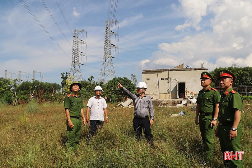 Công an Hà Tĩnh phối hợp triển khai nhiều phần việc, góp phần quan trọng đưa Dự án đường dây 500 kV mạch 3 đoạn qua địa bàn về đích "đúng hẹn". 700.JPG