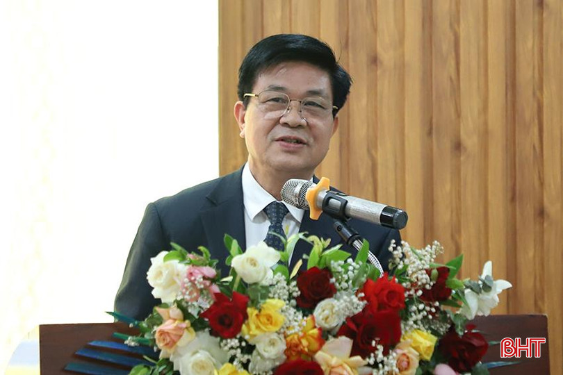 Ông Đỗ Ngọc Thịnh - Chủ tịch Liên đoàn Luật sư Việt Nam giao nhiệm vụ cho Đoàn Luật sư Hà Tĩnh trong nhiệm kỳ mới. 50.JPG