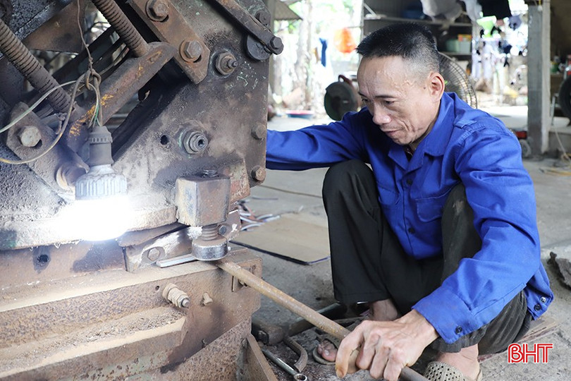 Thông qua tổ TK&VV, người dân thị xã Hồng Lĩnh vay vốn CSXH đầu tư phát triển kinh tế. bqbht_br_042.jpg