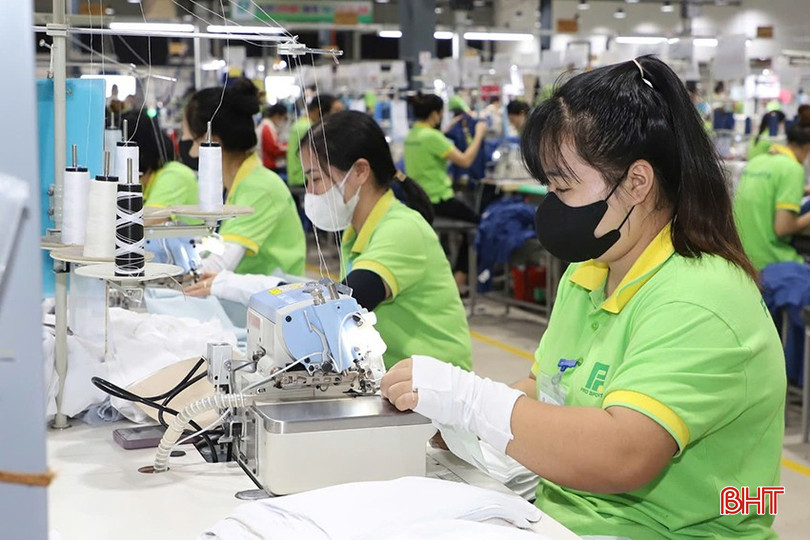Hà Tĩnh hiện có 13 dự án hoạt động trong lĩnh vực dệt may quy mô tương đối lớn. bqbht_br_095.jpg