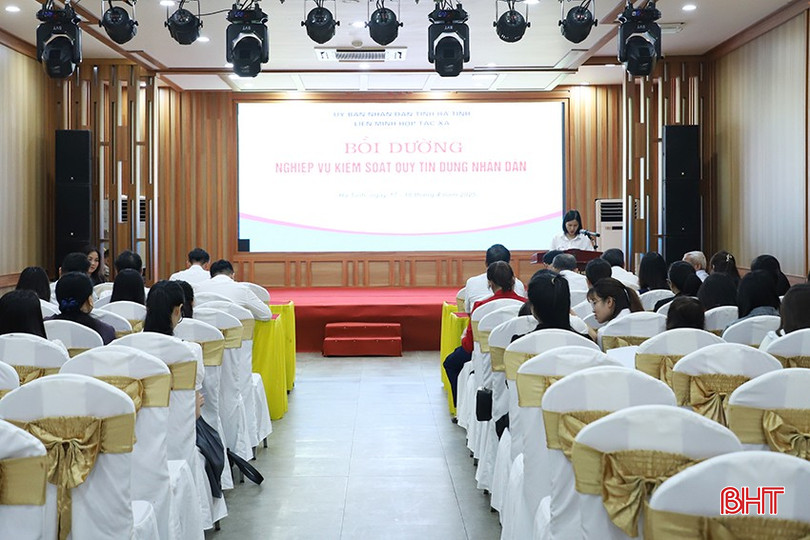 Sáng 17/4, Liên minh Hợp tác xã (HTX) Hà Tĩnh tổ chức lớp bồi dưỡng nghiệp vụ kiểm soát cho hệ thống quỹ tín dụng nhân dân (TDND) trên địa bàn. bqbht_br_094.jpg