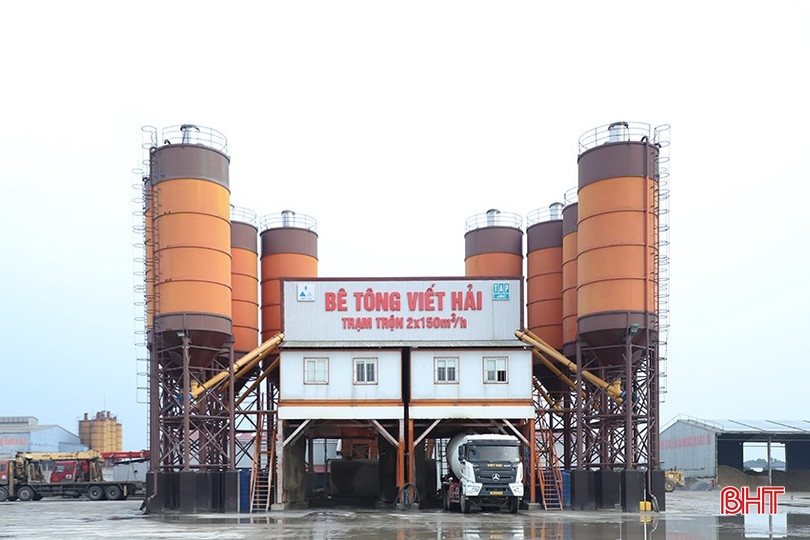 NHNN chi nhánh khu vực 8 tiếp tục chỉ đạo các TCTD trên địa bàn hướng tín dụng vào lĩnh vực sản xuất - kinh doanh. bqbht_br_0577.jpg