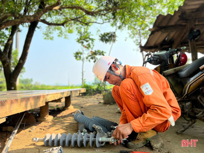 Ngoài các dự án đã và đang triển khai, Tổng Công ty Điện lực Miền Bắc đã tạm giao cho Công ty Điện lực Hà Tĩnh 10 dự án đầu tư lưới điện trung, hạ áp trong năm 2025. bqbht_br_z5311164997707-33f60f1b12654ecf2c2be38c48131c90.jpg