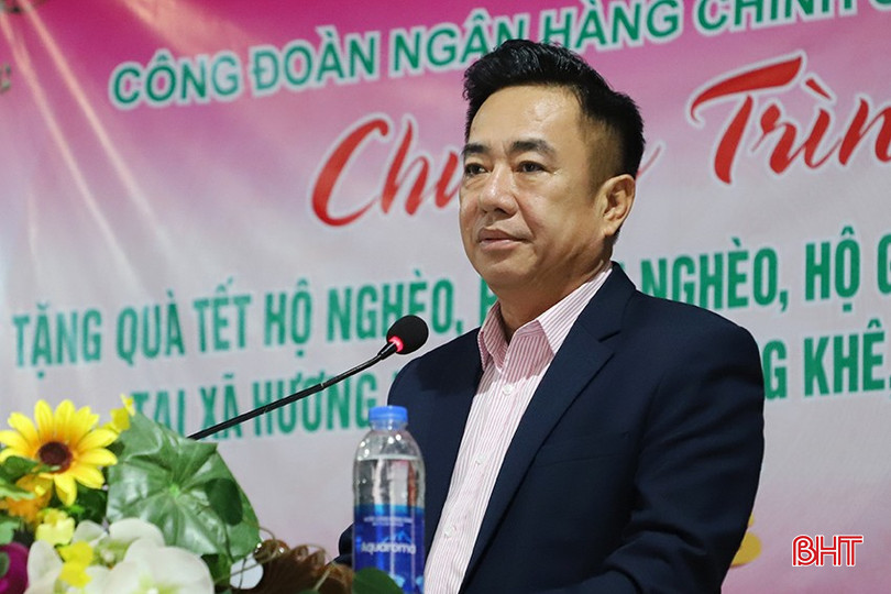Ông Huỳnh Văn Thuận – Phó Tổng Giám đốc Ngân hàng CSXH Việt Nam phát biểu tại chương trình. bqbht_br_599-3975.jpg