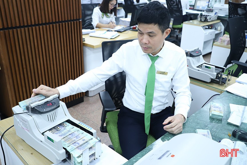 Tính đến đầu tháng 3/2025, tổng dư nợ của Vietcombank Hà Tĩnh đạt 16.022 tỷ đồng, chỉ tăng 1,5% so với đầu năm. bqbht_br_img-1062.jpg