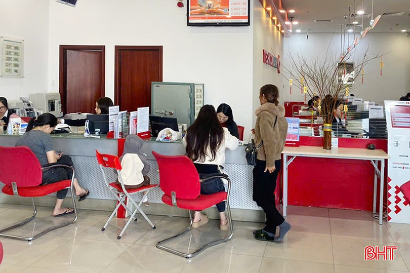 Techcombank Chi nhánh Hà Tĩnh chủ động tổ chức tốt công tác điều hoà, lưu thông và cung ứng tiền mặt. bqbht_br_z6201308434832-ef9d98315a1785f19112eda039e74e2f.jpg