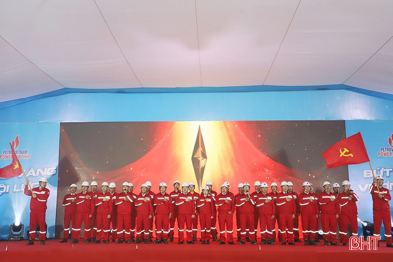 Chương trình văn nghệ chào mừng lễ kỷ niệm. bqbht_br_9.jpg
