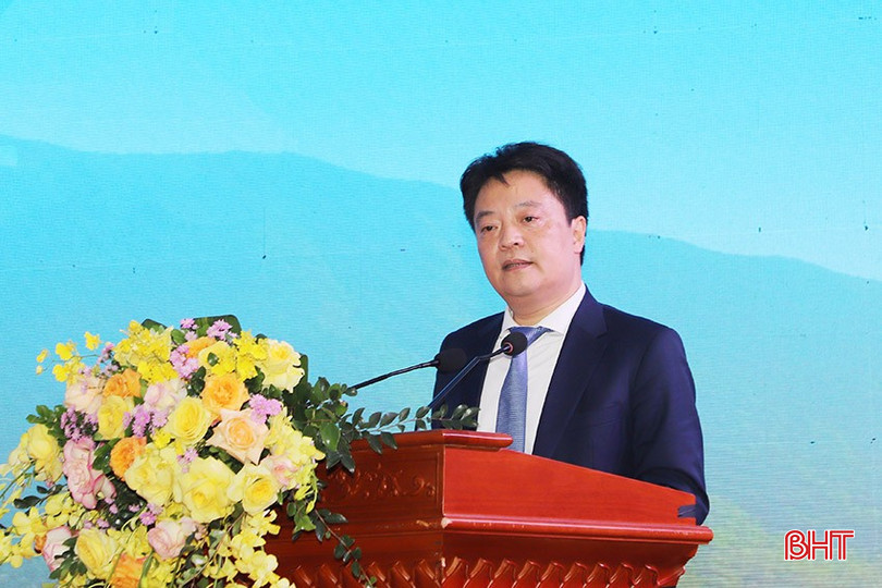 Ông Hoàng Văn Quang - Chủ tịch HĐQT Tổng Công ty Điện lực Dầu khí đánh giá cao những kết quả mà Công ty Điện lực Dầu khí Hà Tĩnh đã đạt được trong 10 năm qua. bqbht_br_12.jpg