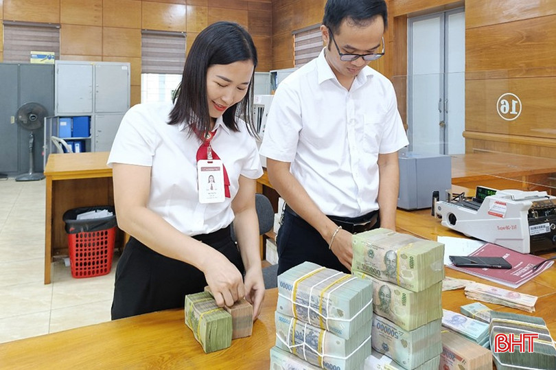 Tính đến 29/8/2024, tổng dư nợ của Agribank Chi nhánh Hà Tĩnh II đạt 15.567 tỷ đồng. z5800872745705_b446b91b30d0beecda32638e895f6e2d.jpg