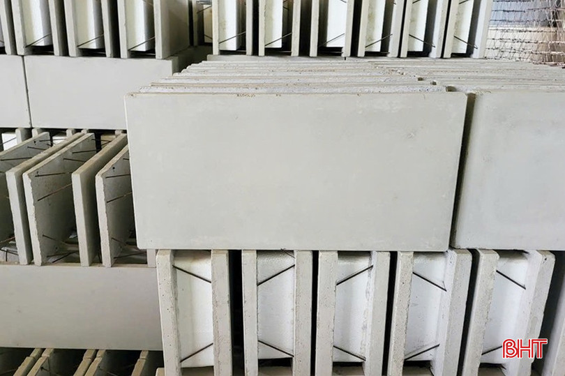 Gạch không nung bê tông lõi xốp của Công ty CP Xây dựng Phượng Hoàng HT được thị trường đón nhận tích cực. bqbht_br_z7097403298537-a495e9f59270ce18c6a7225e838c26a3.jpg