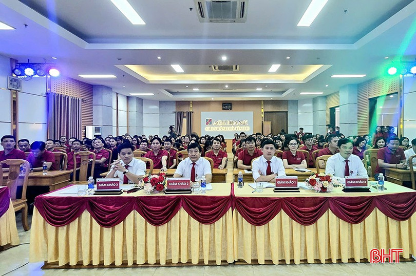 Hội thi kiến thức nghiệp vụ Agribank Chi nhánh Hà Tĩnh II lần thứ 3 thu gần 300 thí sinh tham gia. z5924997510888-5660a5b8c451b1a530ca33bbca5fc08a-6764.jpg