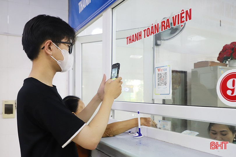 Tỷ lệ người dân thanh toán viện phí online còn thấp. bqbht_br_img-1949.jpg