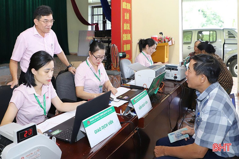 Ngân hàng CSXH Chi nhánh tỉnh Hà Tĩnh tiếp tục phối hợp tuyên truyền điểm mới của chính sách, đồng hành hỗ trợ người dân tiếp cận nguồn vốn NOXH. bqbht_br_0945.jpg