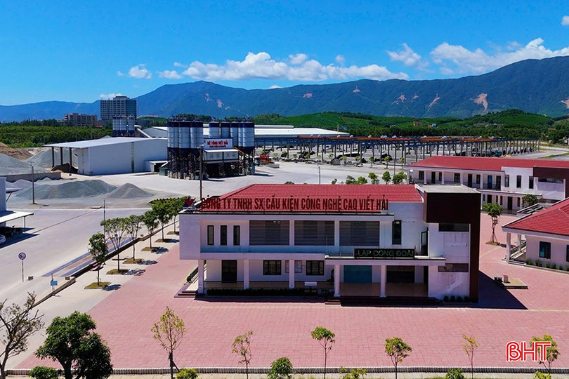 Công ty TNHH Sản xuất cấu kiện công nghệ cao Viết Hải là doanh nghiệp ứng dụng công nghệ cao, doanh thu hàng trăm tỷ đồng/năm. bqbht_br_z7030588960629-642d8762df67459591b2d84fde2188cd.jpg