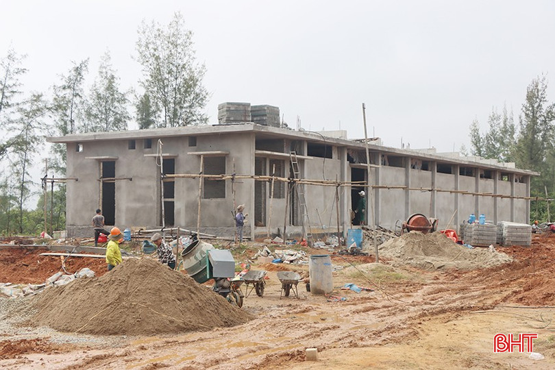 Đến thời điểm này, nhà điều khiển phân phối của trạm biến áp 110 kV Lộc Hà đã hoàn thành 80% khối lượng. img-4329-3723-9213.jpg