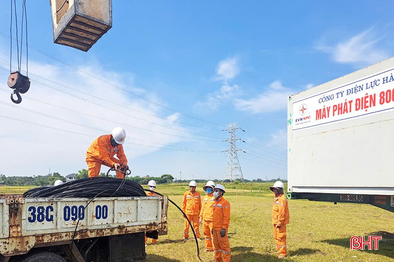 Điện lực Cẩm Xuyên chủ động các phương án cấp điện an toàn, ổn định. z5772490034124-f16b7e3d03c512e02bed6358d5ec4833-5559.jpg