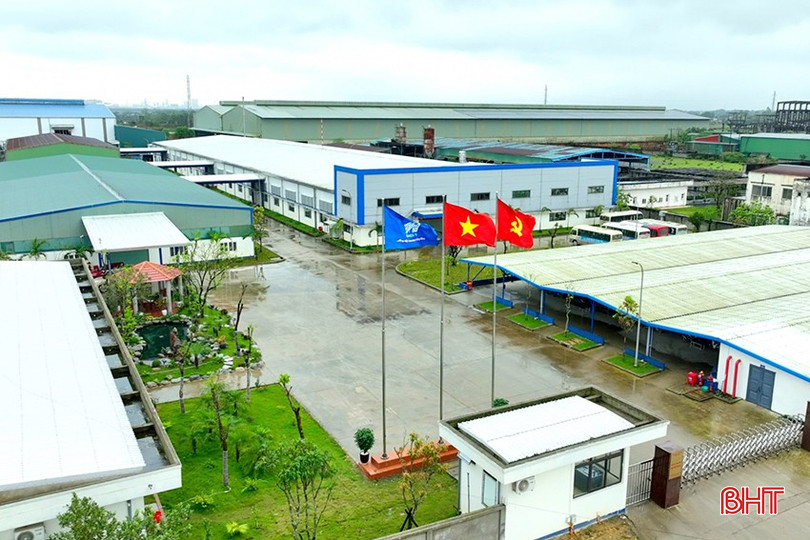 Xí nghiệp May 10 Hà Tĩnh đã ký kết đơn hàng đến quý II/2025. bqbht_br_054.jpg