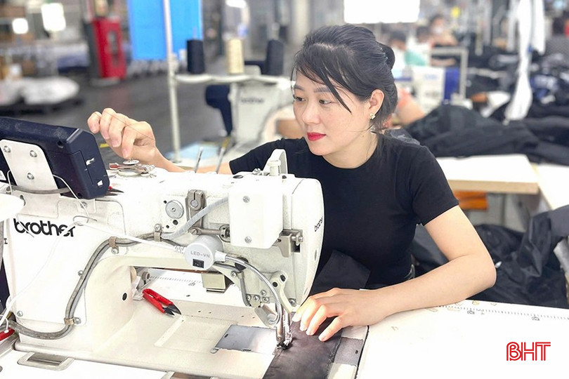6 tháng đầu năm, các doanh nghiệp may mặc Hà Tĩnh “thắng lớn” khi tỷ trọng xuất khẩu gia tăng. bqbht_br_048.jpg