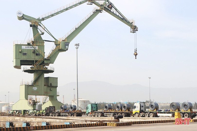 FHS là nhà máy luyện, cán thép liên hợp lớn nhất Việt Nam. bqbht_br_051.jpg