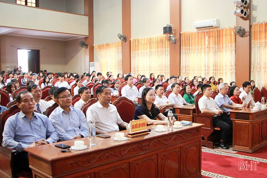 Đại biểu tham dự lễ buổi lễ. bqbht_br_21.jpg