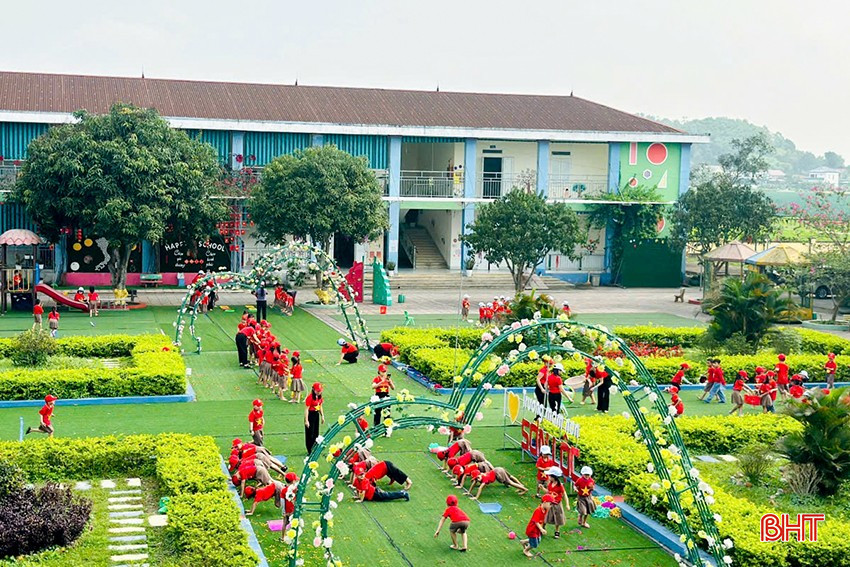 បរិយាកាសរីករាយត្រូវបានបង្កើតឡើងដោយដៃគ្រូមត្តេយ្យ។ bqbht_br_16.jpg