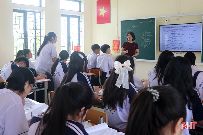Giáo viên Trường THCS Nguyễn Hữu Thái (Cẩm Xuyên) tăng cường thời lượng ôn tập cho học sinh. bqbht_br_13.jpg