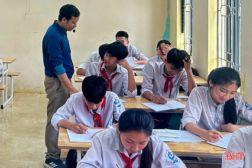 Thầy trò Trường THCS Mỹ Châu (Thạch Hà) tăng cường ôn tập trong giai đoạn nước rút. bqbht_br_14.jpg