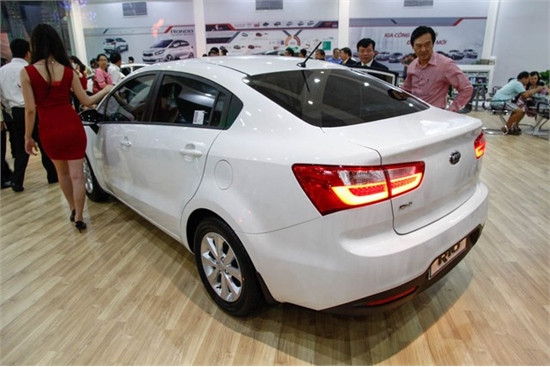 Kia Rondo có giá từ 729 triệu đến 828 triệu đồng ảnh 7