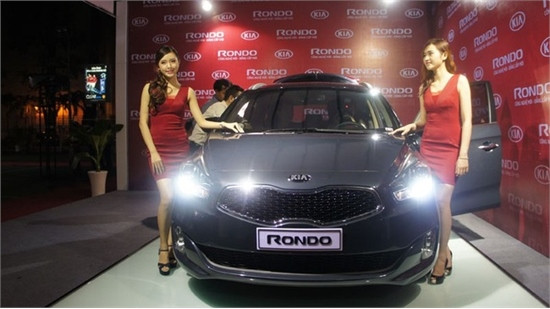 Kia Rondo có giá từ 729 triệu đến 828 triệu đồng ảnh 1