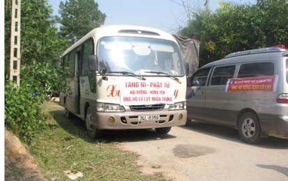 Những chuyến xe chở nặng nghĩa tình Những chuyến xe chở nặng nghĩa tình