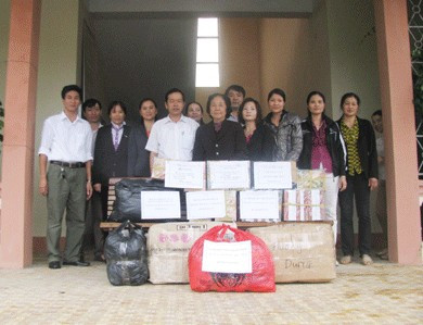 Trường Tiểu học Đức Thọ nhận quà hỗ trợ của các tổ chức, đơn vị ngoài tỉnh