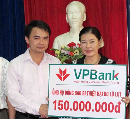 Các tổ chức, cá nhân tiếp tục chia sẻ hậu quả lũ lụt với đồng bào ảnh 4