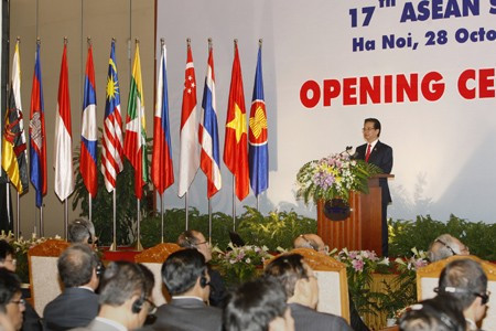 Thủ tướng Nguyễn Tấn Dũng phát biểu khai mạc hội nghị Thủ tướng Nguyễn Tấn Dũng phát biểu khai mạc hội nghị