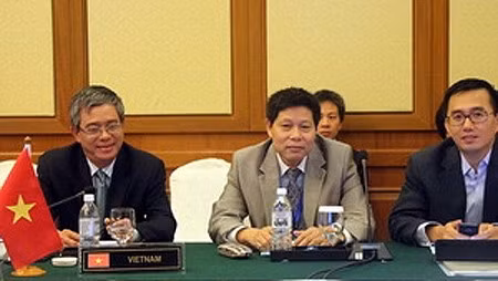 Thứ trưởng Ngoại giao Phạm Quang Vinh và đoàn Việt Nam tại Diễn đàn AMF-4. (Ảnh: Kim Dung-Chí Giáp/Vietnam+) (Ảnh minh họa)