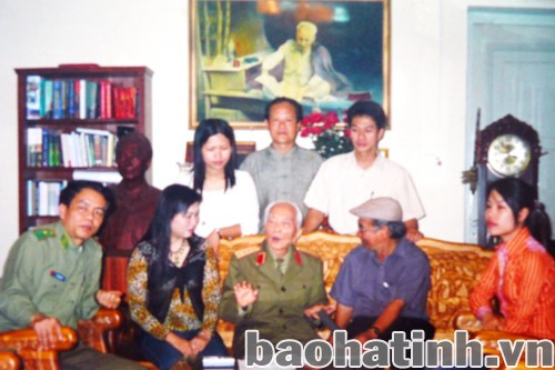 Trung tướng Võ Trọng Việt (lúc đó là Thiếu tướng - Chính ủy Bộ đội Biên phòng Việt Nam) đã thuyết phục được Văn phòng Đại tướng để đoàn làm phim truyền hình Hà Tĩnh hoàn thành nhiệm vụ của mình Trung tướng Võ Trọng Việt (lúc đó là Thiếu tướng - Chính ủy Bộ đội Biên phòng Việt Nam) đã thuyết phục được Văn phòng Đại tướng để đoàn làm phim truyền hình Hà Tĩnh hoàn thành nhiệm vụ của mình