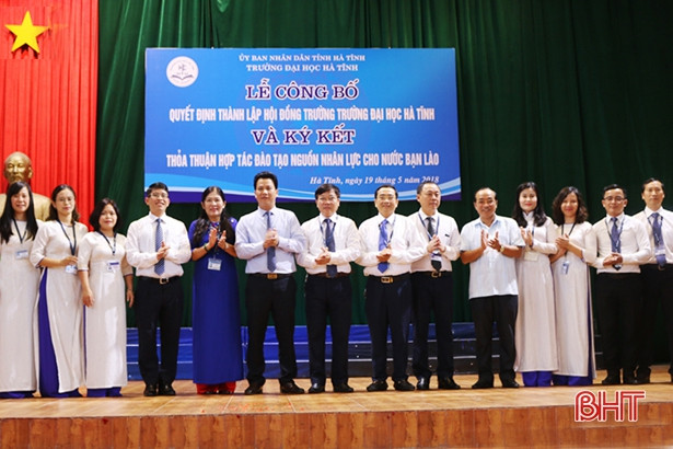 chu tich ubnd tinh giu chuc chu tich hoi dong truong dai hoc ha tinh