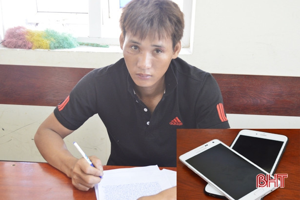 Bắt đối tượng “thích” trộm điện thoại