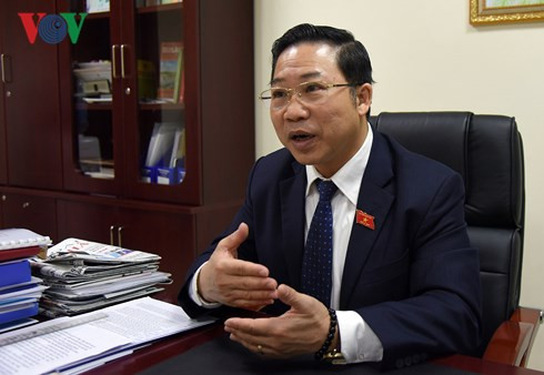 Bí thư không phải người địa phương: Tránh tình trạng bị cô lập ảnh 1 Bí thư không phải người địa phương: Tránh tình trạng bị cô lập