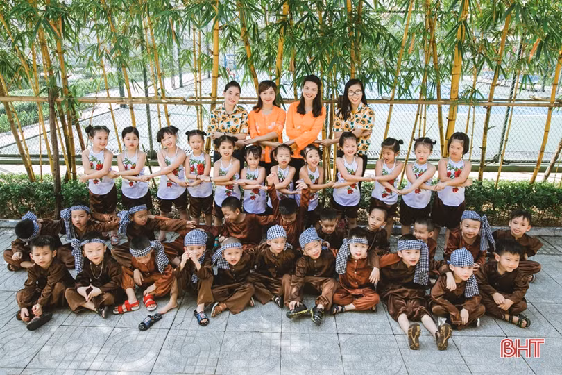 Ngộ nghĩnh bộ ảnh “Bé làm nông dân” của trẻ Mầm non Trí Đức