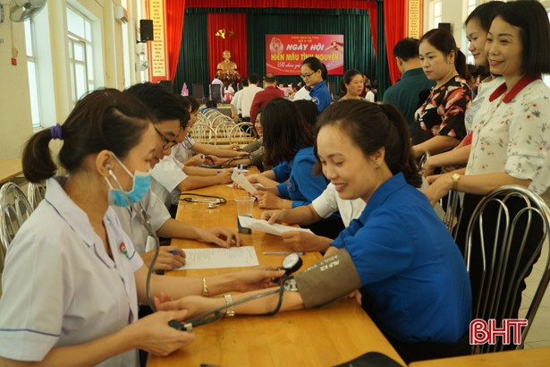 can bo dvtn nganh y te se chia giot hong nhan ai