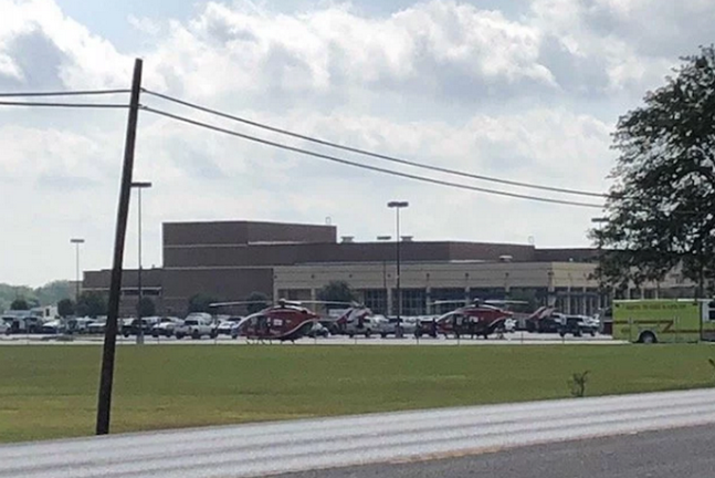 Cảnh sát Mỹ bắt giữ thủ phạm xả súng ở trường trung học Santa Fe ảnh 1 Cảnh sát Mỹ bắt giữ thủ phạm xả súng ở trường trung học Santa Fe