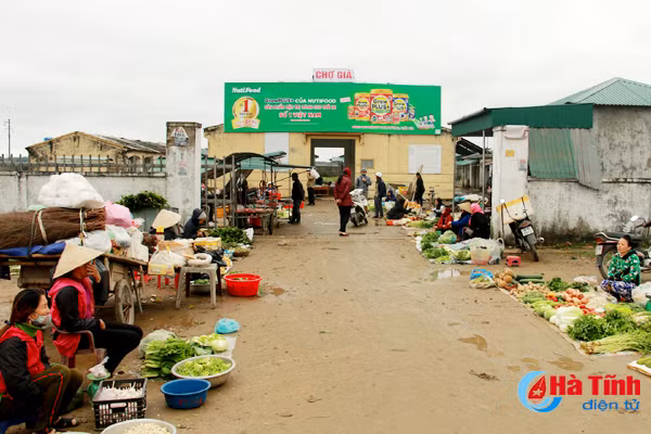 Chuyển đổi mô hình quản lý chợ: Vẫn còn tình trạng bình mới rượu cũ