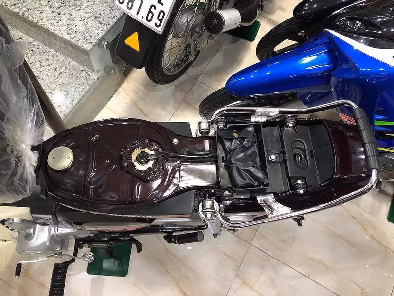 Sốc với Honda Dream II Thái giá 1,13 tỷ tại Việt Nam