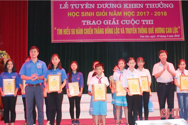 can loc trao thuong cuoc thi tim hieu 50 nam chien thang dong loc