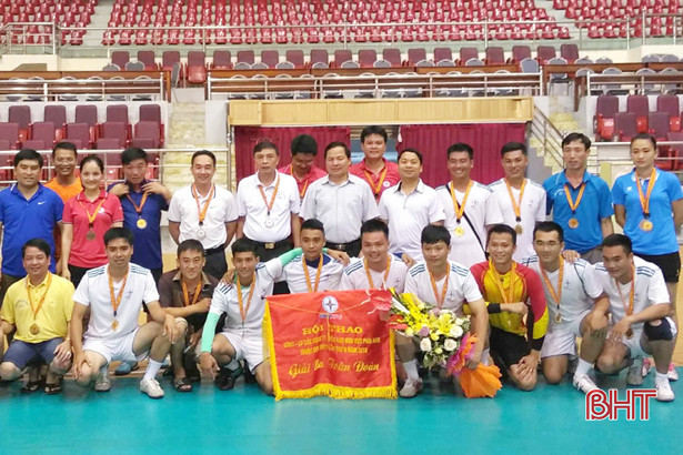 Điện lực Hà Tĩnh vô địch môn bóng đá hội thao các điện lực phía Nam