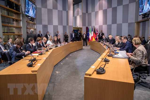 trung quoc nga chau au thao luan ve thoa thuan moi voi iran