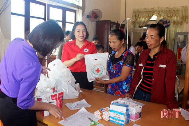 500 ho ngheo doi tuong chinh sach huong khe duoc kham benh mien phi