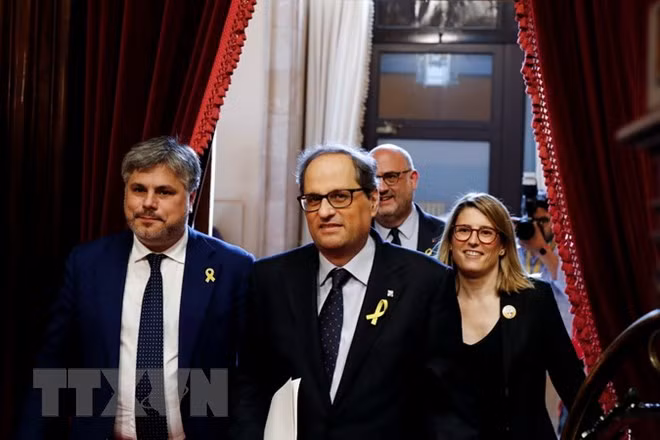 Thế giới ngày qua: Ông Quim Torra được bầu làm Thủ hiến mới của Catalonia