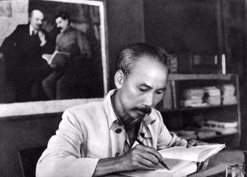 50 bức ảnh lịch sử về Chủ tịch Hồ Chí Minh ảnh 19 50 bức ảnh lịch sử về Chủ tịch Hồ Chí Minh